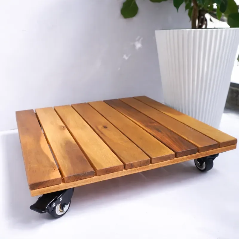 square wooden plant caddy with wheels DV40V4F - lifestyle application square wooden plant caddy with wheels DV40V4F - lifestyle application