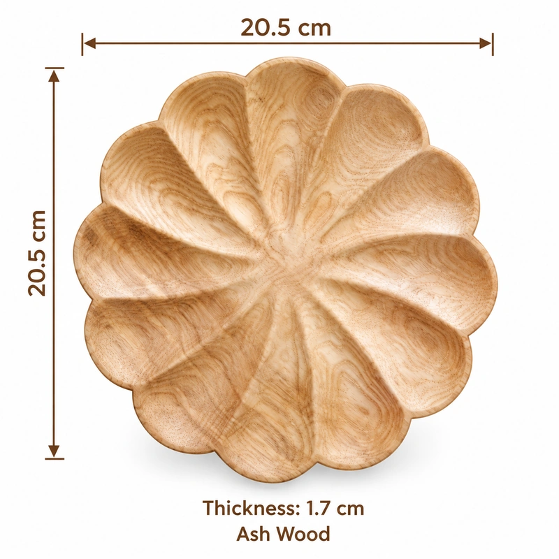 Radial Flower Ash Tray overall dimensions 20.5 × 20.5 × 1.7 cm in ash wood Radial Flower Ash Tray overall dimensions 20.5 × 20.5 × 1.7 cm in ash wood