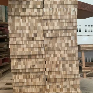 Wooden kitchenware batches at the factory