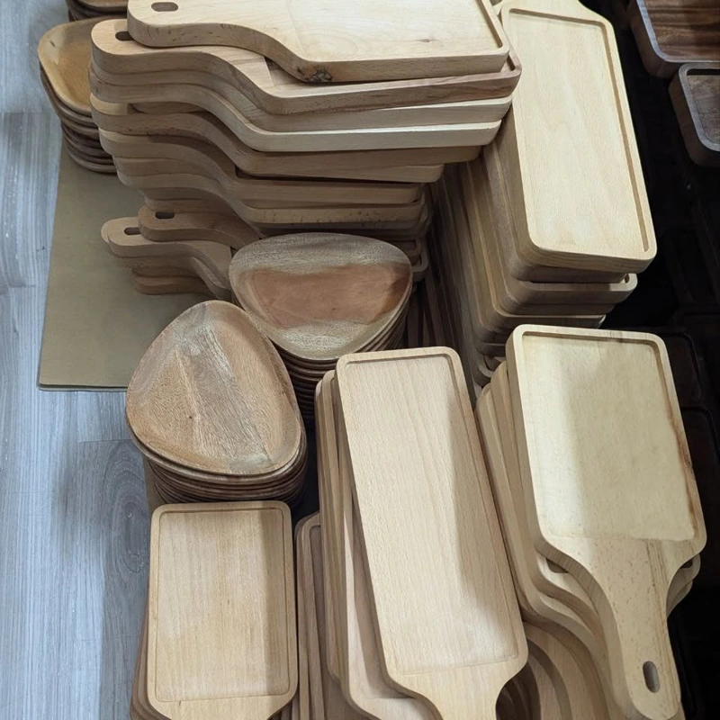 Plywood Heart Handle Tray 30 x 12.5 cm 6 Wooden kitchenware batches at the factory