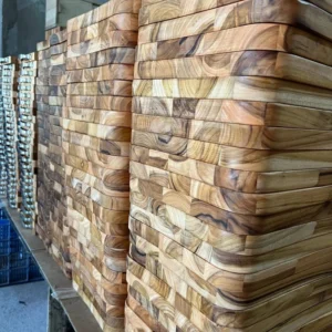 Wooden kitchenware batches at the factory
