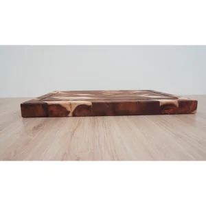 Premium Wooden Herringbone cutting board 4 Side profile showing the cutting board thickness