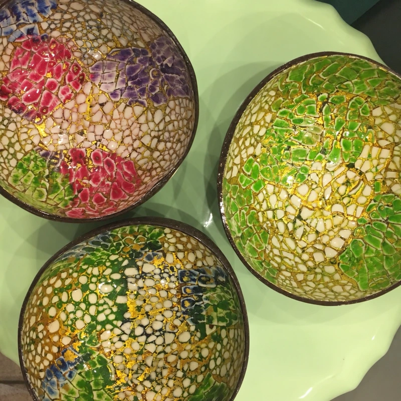 Multicolour eggshell design at the upper left, beside separate green and blue colour references.