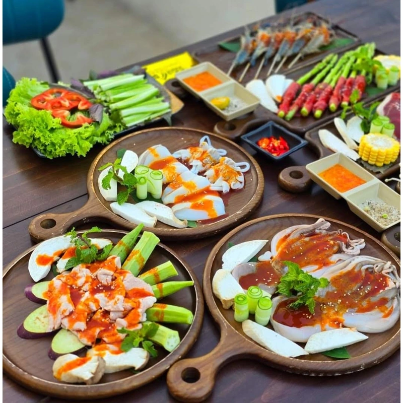 Serving ideas with wooden trays from the wider range