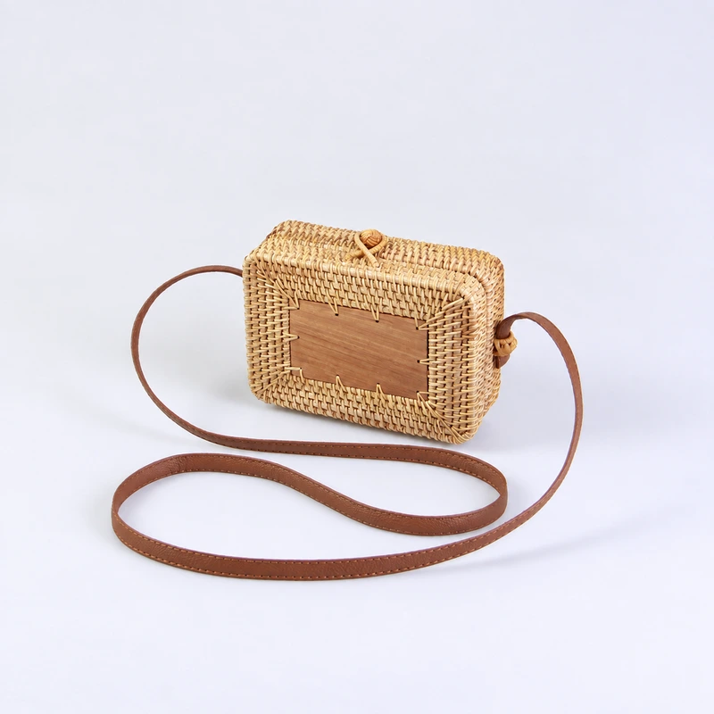 Panel Front Rattan Crossbody Bag | 17 cm panel front rattan crossbody bag product detail