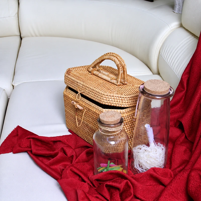 Lidded Rattan Basket Handbag | 27 cm 5 lidded rattan basket handbag construction detail