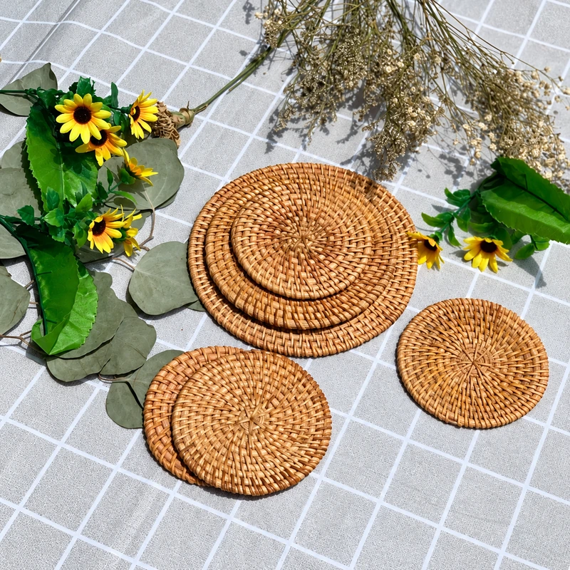 Plain rattan mats in assorted sizes Plain rattan mats in assorted sizes