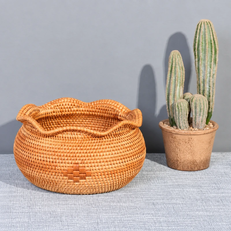 wavy rim rattan pot product photograph